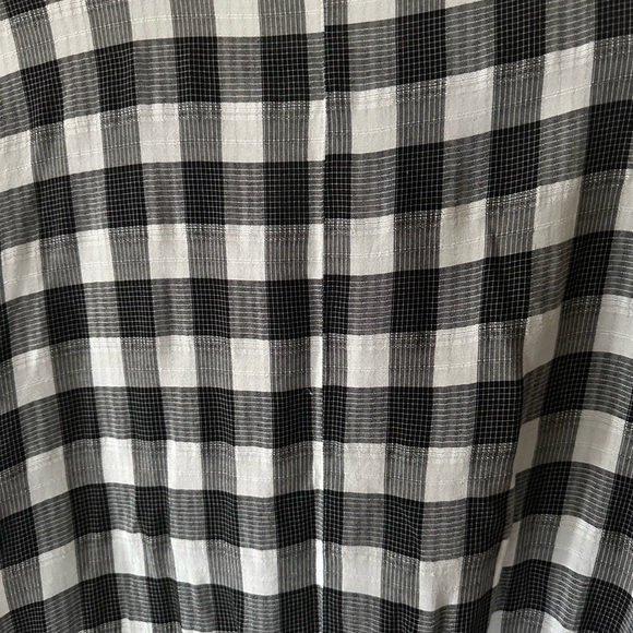 Universal Thread black and white plaid top sz small - Picture 4 of 4